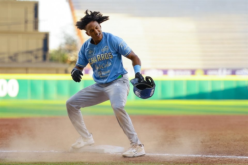 Los Charros de Jalisco vencieron 9-7 a los Dorados de Chihuahua y se llevaron la serie del Estadio Monumental. 