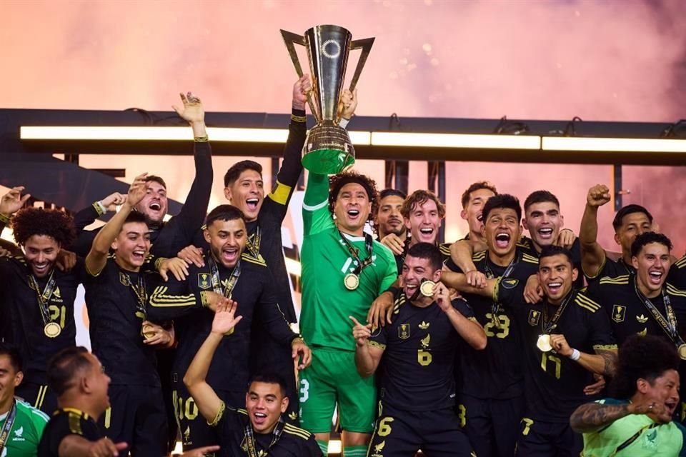 Guillermo Ochoa mencionó que luchará y trabajará para llegar al Mundial 2026, en el que se convertiría en el primer jugador en disputar seis Copas del Mundo.