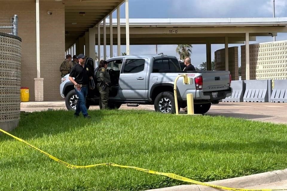 La zona del tiroteo fue acordonada mientras trabajan investigadores del Departamento de Sheriff de McAllen y de la Patrulla Fronteriza.