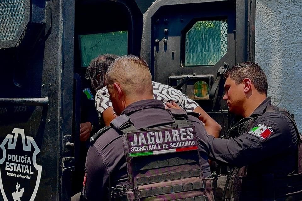 El hombre fue detenido y puesto a disposición de un agente del Ministerio Público.