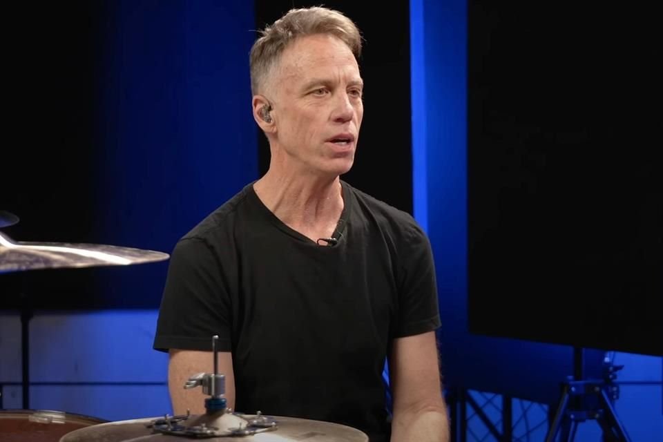 Matt se unió a Pearl Jam aproximadamente un año después de la separación de Soundgarden, en 1997.