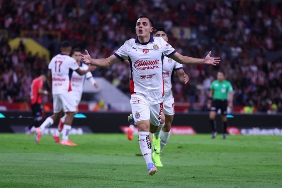 Hugo Camberos fue galardonado como el Novato del Año de la Liga MX.
