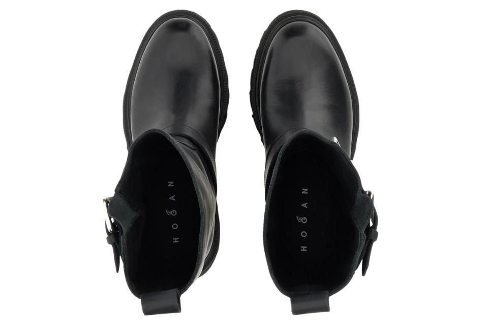 Esta temporada de lluvia, las 'biker boots' irrumpen con fuerza como el calzado imprescindible para mujeres que priorizan estilo, carácter y practicidad.