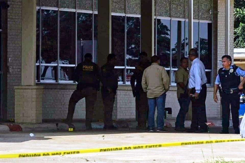 El hombre armado cayó abatido en uno de los pasillos, entre más de cuarenta casquillos de bala percutidos.