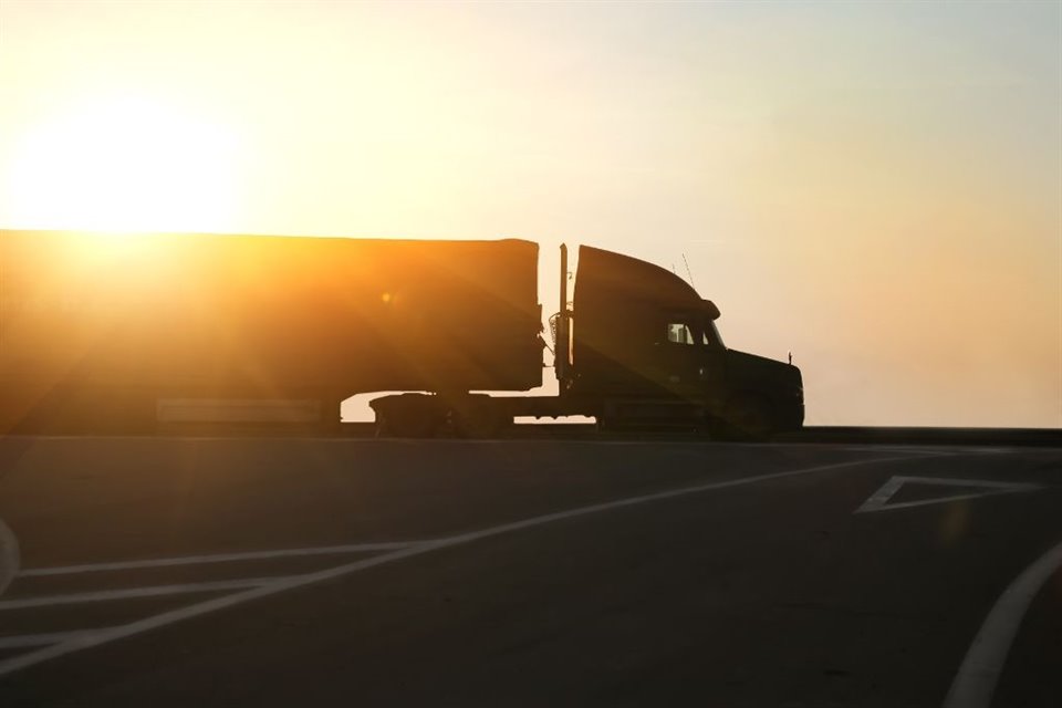 Carlos Díaz, general manager of DispatchTrack Latin America, highlighted that the transportation and logistics sectors have driven growth in technological adoption and transformation in the industry, primarily due to e-commerce.