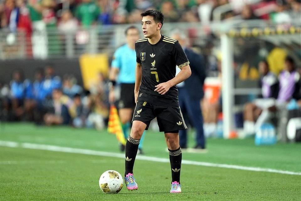 Gilberto Mora tiene un gran futuro y su padre tendrá que llevar su carrera con mucha inteligencia.