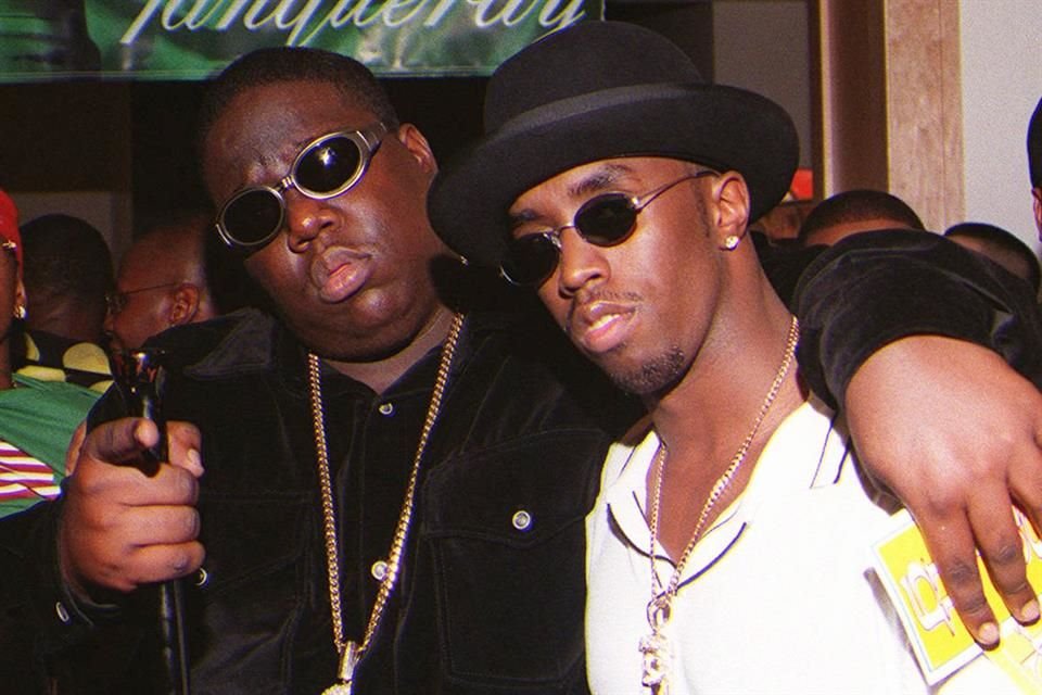 John Doe presentó una demanda en la que acusa al rapero de masturbarse con una camisa que pertenecía al fallecido Christopher Wallace.