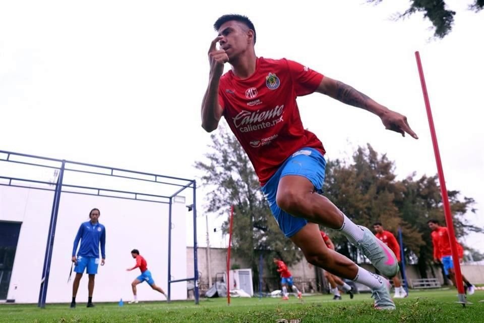 Efraín Álvarez se integró a los entrenamientos del Rebaño.