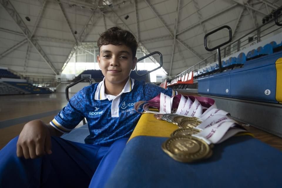 El tapatío Ian Caleb Nava, de 14 años, obtuvo 5 medallas de oro, una de plata y una de bronce en la Olimpiada Nacional 2025.