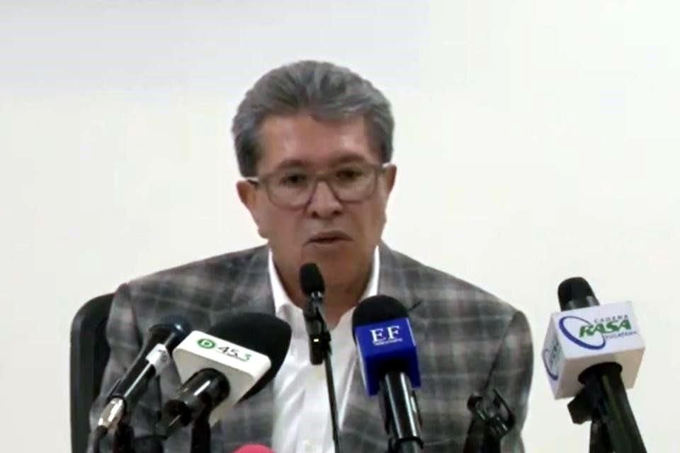 Ricardo Monreal, jefe de los diputados de Morena, descartó un periodo extraordinario para procesar la reforma que, indicó, aun no ha sido remitida a la Comisión Permanente.