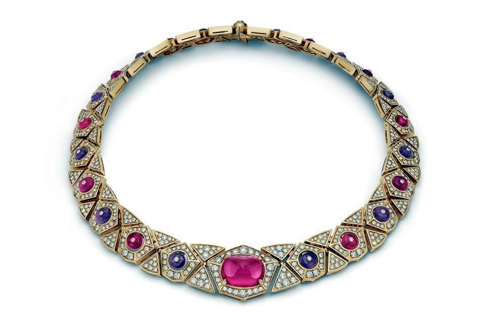 Colores vibrantes, formas inesperadas y gemas excepcionales: así se escribe una nueva página en la historia de la alta joyería con Bvlgari.