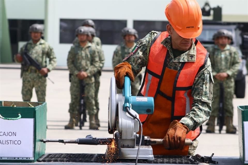 Conmemoraron el Día Internacional De La Destrucción de Armas de Fuego donde asistió Pablo Lemus Navarro en la 15/a. Zona Militar.