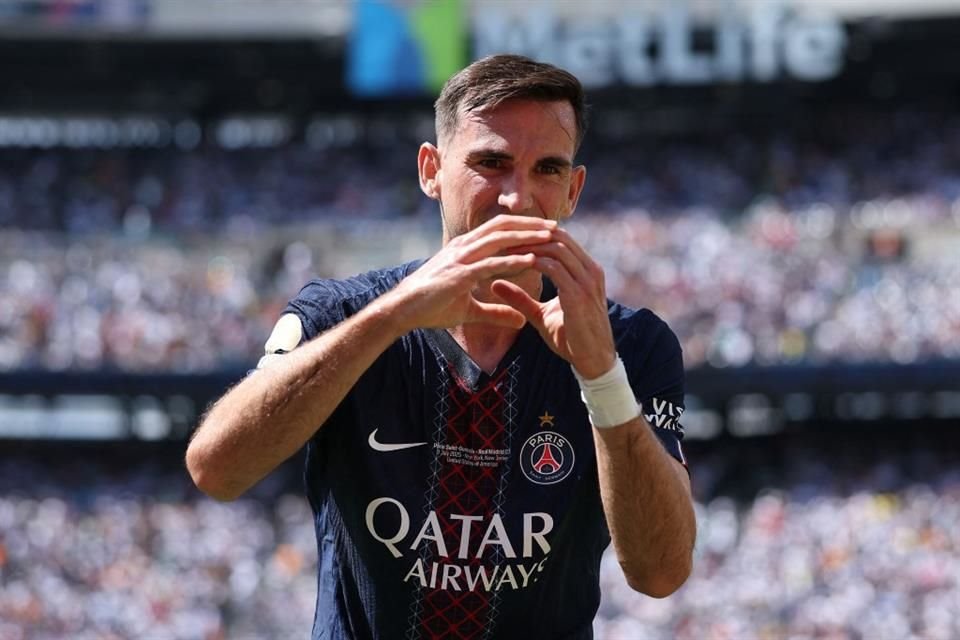 Fabián Ruiz anotó dos goles.