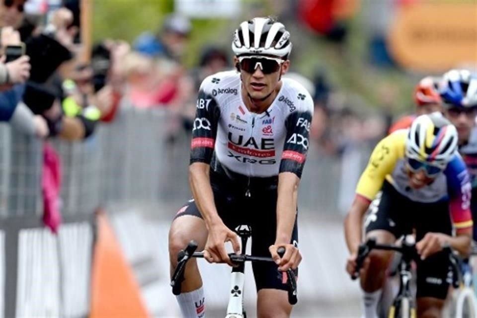 Isaac del Toro y sus coequiperos invadieron el Top 5 al iniciar el Tour de Austria.