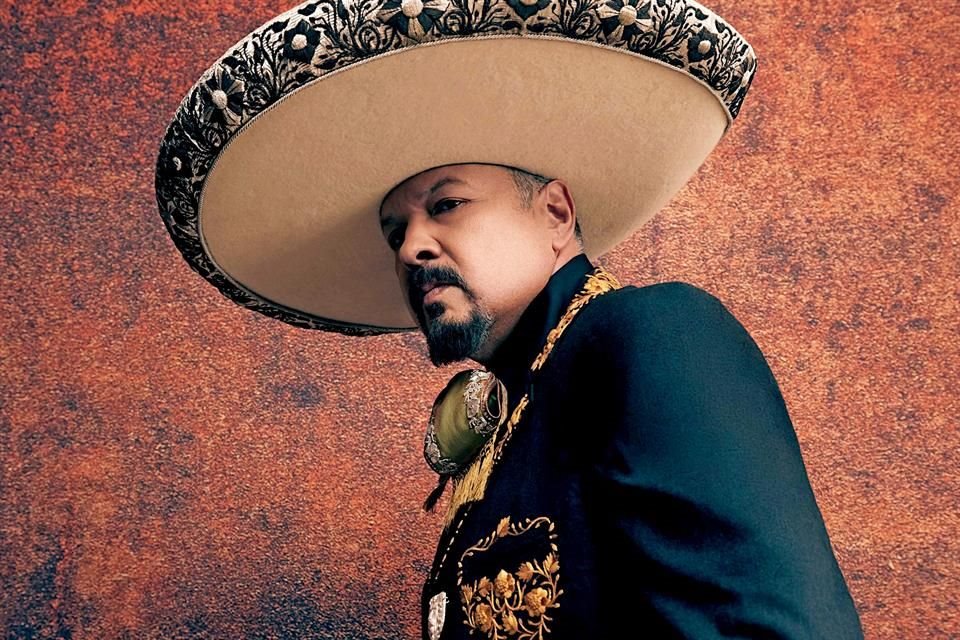 Pepe Aguilar está contento de ver feliz a su hija Ángela junto a Christian Nodal, quienes están por cumplir su primer aniversario de bodas.
