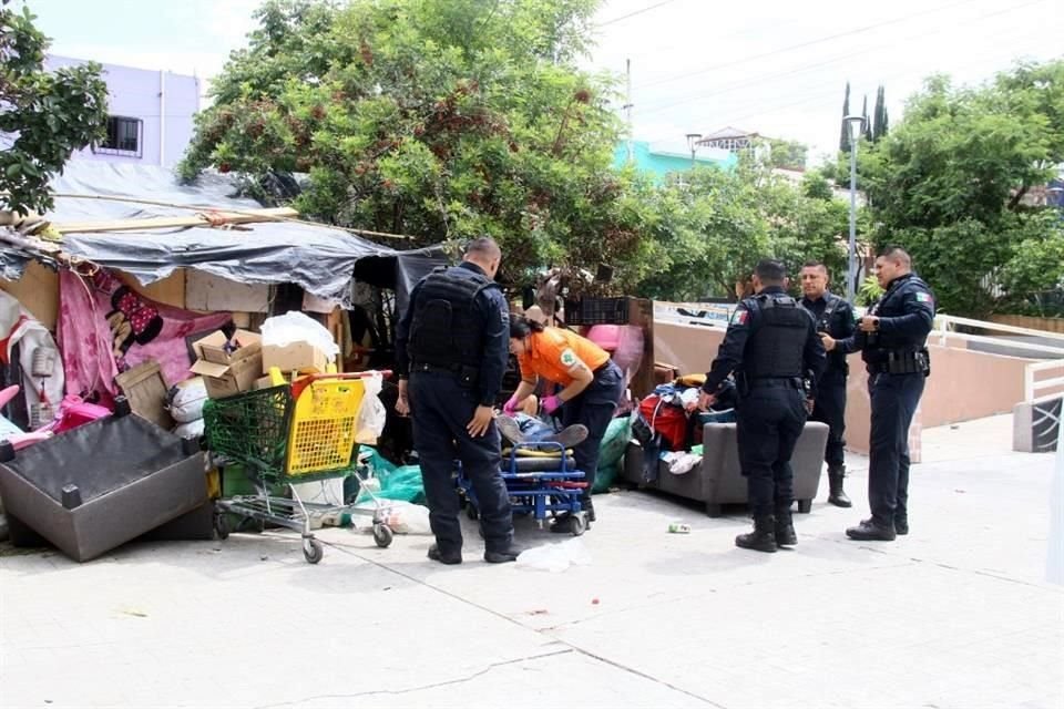 La agresión sucedió a las 14:30 horas en la Calle Luis Covarrubias, cerca de Manuel Aveleyra, en una casa improvisada construida con cartones a un lado del canal.