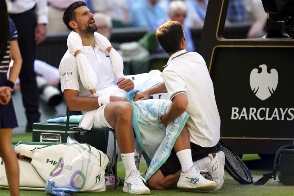 Djokovic batalló con problemas físicos en la Semifinal.