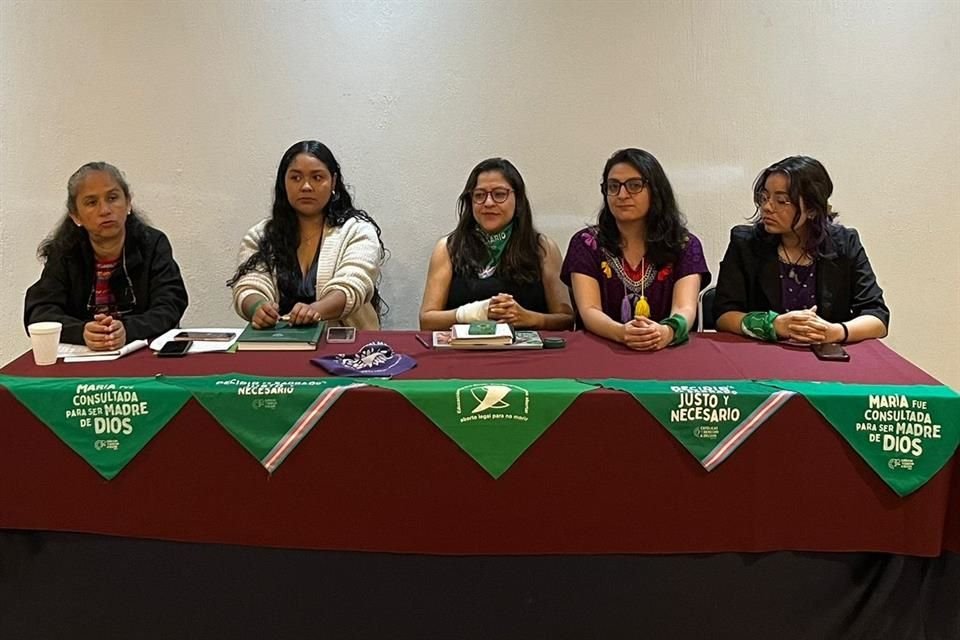 Integrantes de la Red por los Derechos Sexuales y Reproductivos Jalisco (Ddser Jalisco).