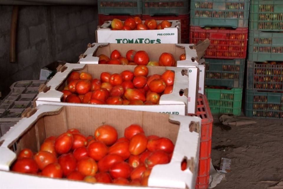 La iniciativa privada de EU pidió reconsiderar arancel a tomate mexicano, previsto para el lunes, ante temor de represalias de México.