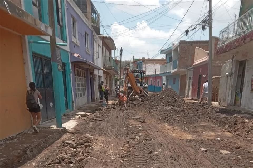 En colonias como Francisco Silva Romero y Emiliano Zapata se renovará la red de alcantarillado y se trabajará en la red de agua potable.