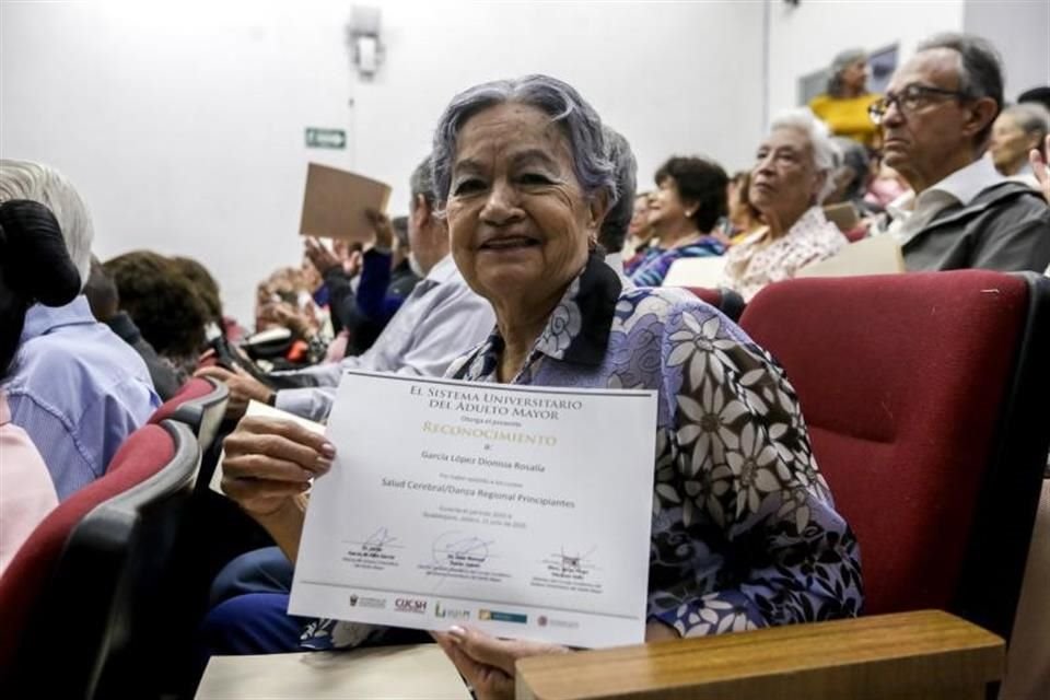 Concluyeron su formación en áreas como salud y desarrollo, agricultura, artes, cómputo e idiomas, humanidades y matemáticas.