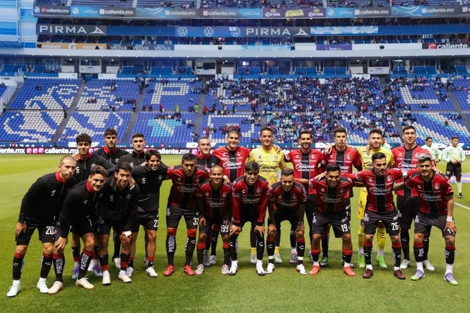 Gonzalo Pineda resaltó el potencial del arquero César Ramos, que debutó con el Atlas, ante la lesión de Camilo y alabó la unión del equipo.