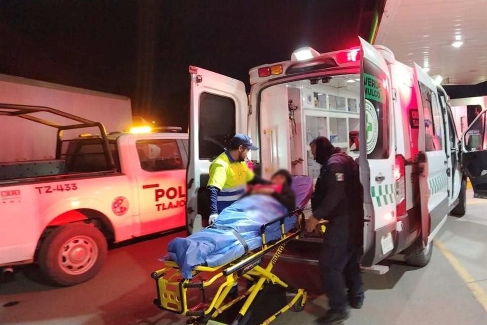 La madre y su bebé fueron trasladados en una ambulancia a la Cruz Verde La Concha para recibir atención médica especializada.