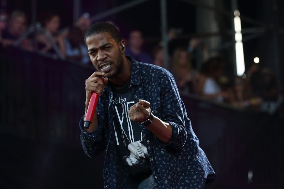 Durante el juicio, Cudi relató episodios tensos, incluyendo una confrontación con el fundador de Bad Boy Records y un incidente en el que su automóvil fue incendiado.