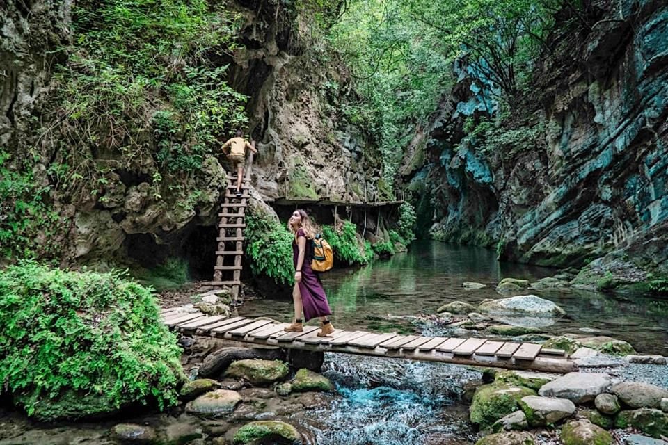 Querétaro combineert geschiedenis, natuur en cultuur op unieke routes met wijngaarden, missies en magische steden die elke reiziger zullen bekoren.
