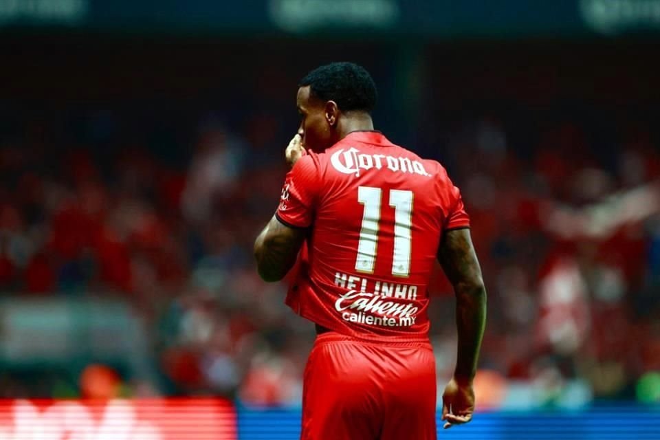 Helinho anotó el tercero del partido.