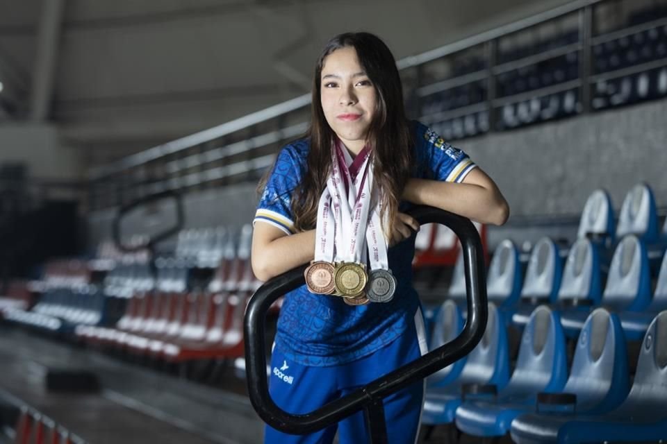 En la Olimpiada Nacional 2025, Hanna Cisneros logró 3 oros, una plata y 2 bronces.