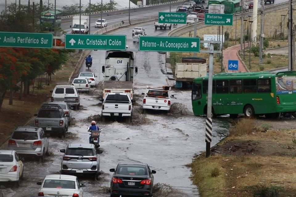 Santa Cruz del Valle es uno de los puntos que ha padecido por inundaciones en la zona de la Avenida Adolf B. Horn.
