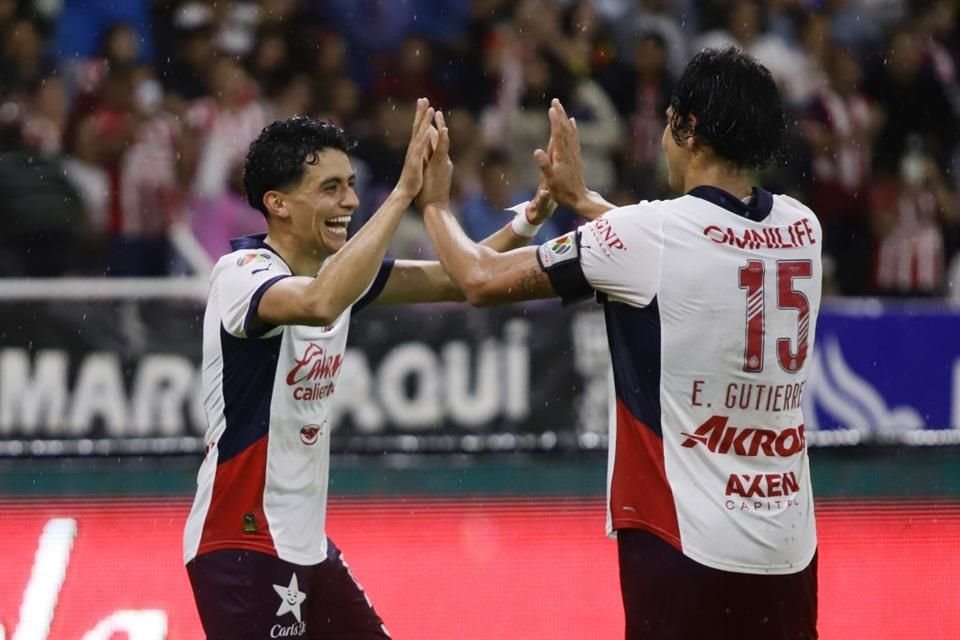 Chivas cerró con invicto la pretemporada al golear 5-0 a los Leones Negros.