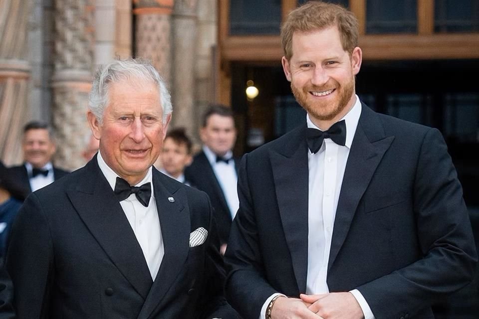 Según fuentes cercanas a la Familia Real, el Rey Carlos III estaría analizando una próxima reconciliación con su hijo, el Príncipe Enrique.