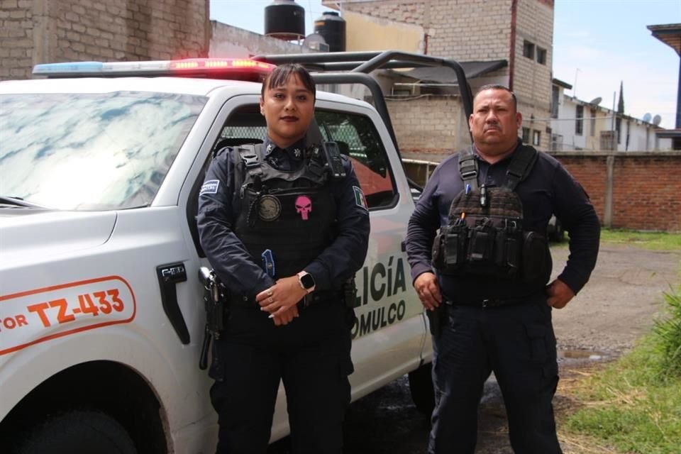 Pedro Avelar y Griselda Rodríguez, oficiales de la Comisaría de Tlajomulco.