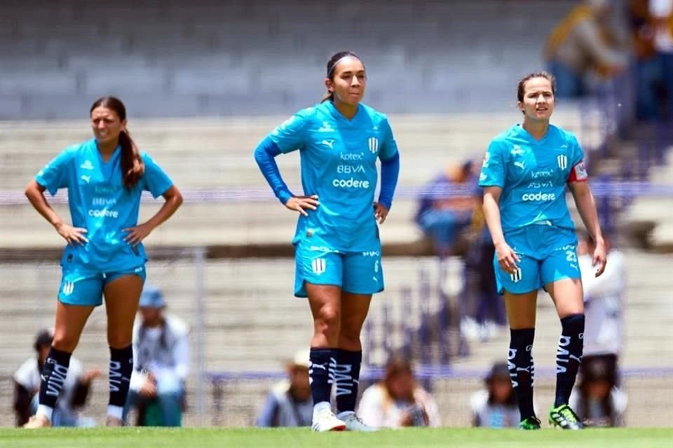 Las Rayadas vivieron una pesadilla durante su debut en el Apertura 2025 al caer goleadas por Pumas en la CDMX.