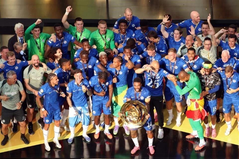 Chelsea recibió su trofeo del Mundial de Clubes, logrando tomar revancha tras la derrota en 2012.