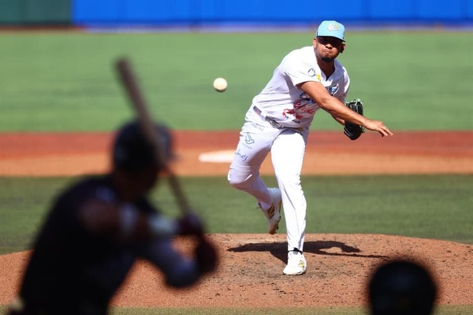 Segundo juego de la serie entre Charros de Jalisco y Algodoneros de Unión Laguna, realizado en el estadio Panamericano.