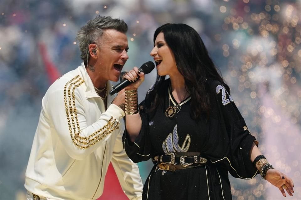Estrellas musicales como Coldplay, Robbie Williams y Laura Pausini actuaron en la final del Mundial de Clubes de la FIFA, este domingo.