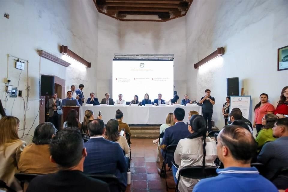 La firma de seis compromisos con el Gobierno Municipal de Teocaltiche marcó el inicio de la colaboración sobre la Agenda de Paz Territorial.