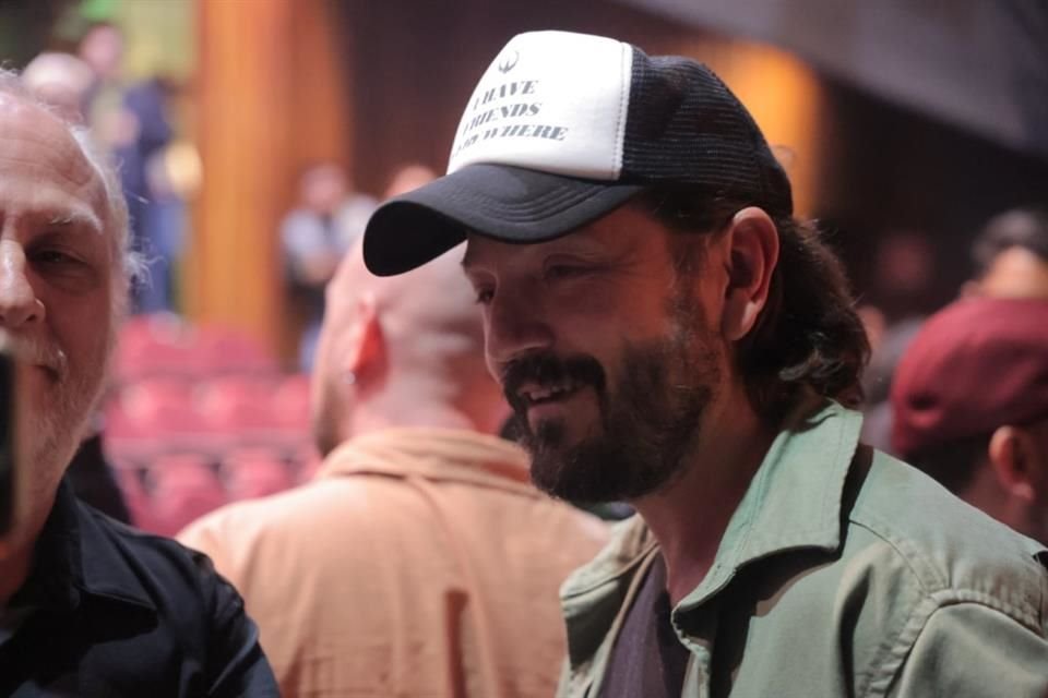 Diego Luna estuvo presente.
