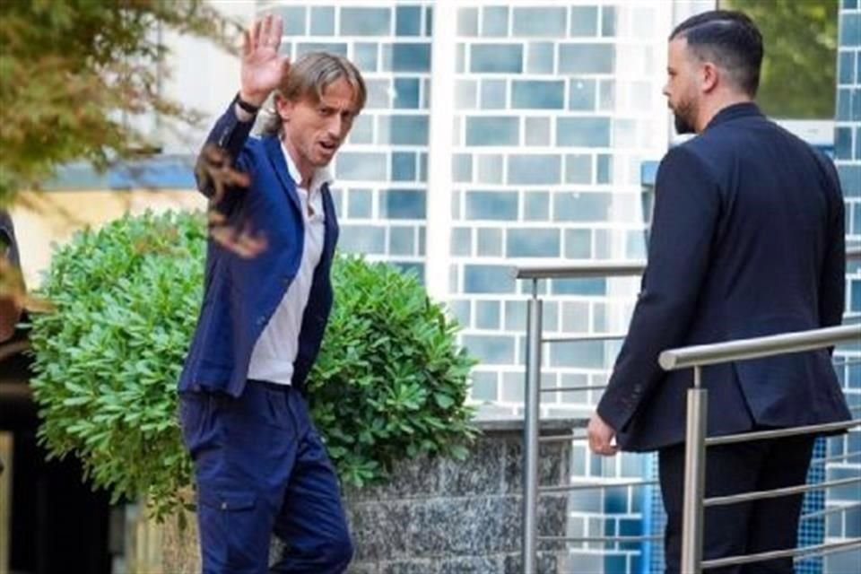 Luka Modric ya está en Italia para hacerse su prueba médica y poder firmar con el AC Milán.