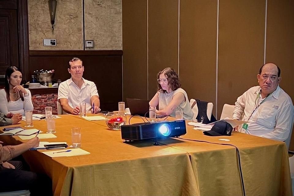 Autoridades de Jalisco y Nayarit instalaron mesas de trabajo sobre cómo generar condiciones para que el transporte público sea más ordenado.