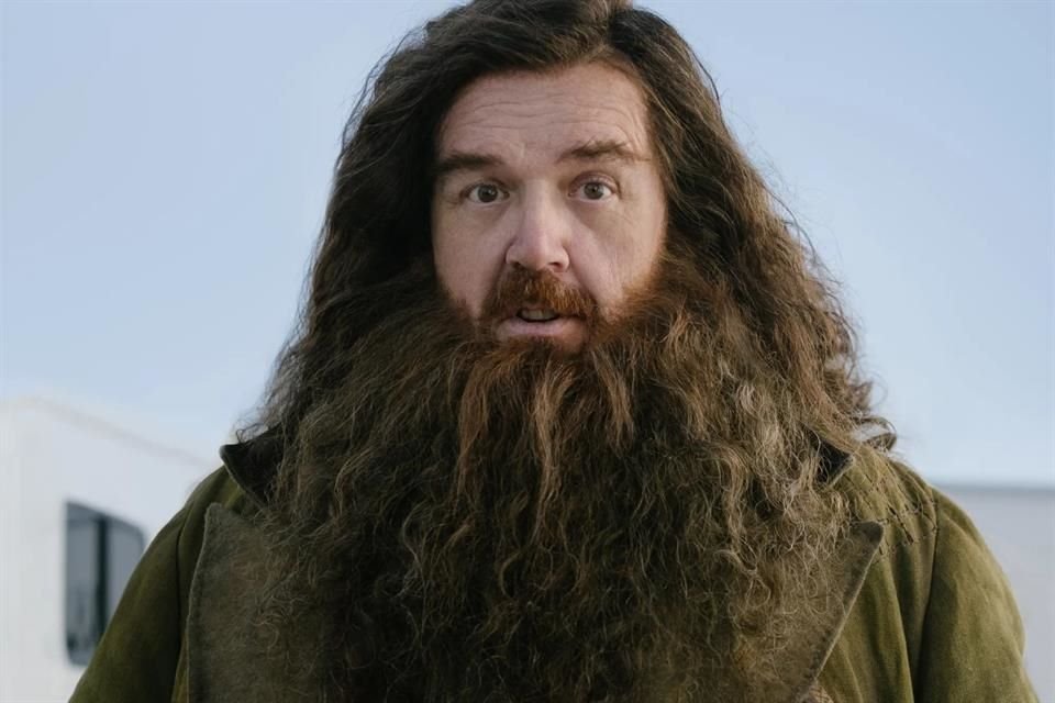 La producción de la serie de HBO de 'Harry Potter' compartió la primera imagen oficial del actor Nick Frost como el personaje de Hagrid.