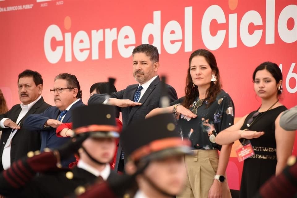 Un millón 618 mil 112 alumnos y 82 mil 294 docentes de 13 mil 908 escuelas de educación básica en Jalisco terminaron este ciclo escolar.