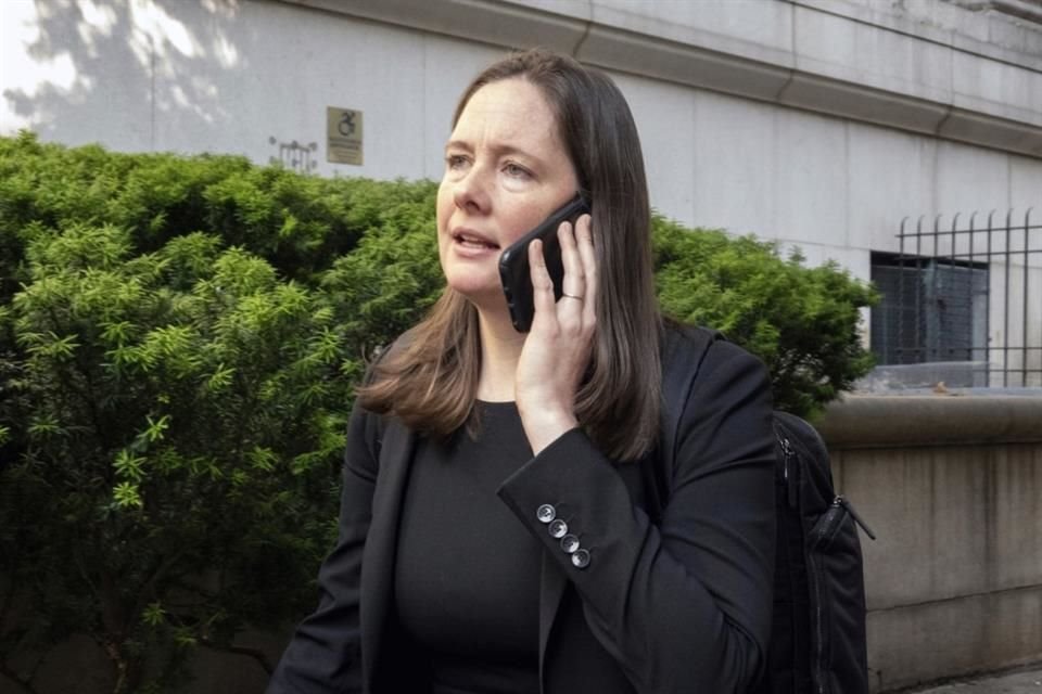 La fiscal federal adjunta Maurene Comey afuera de la corte, el 3 de junio de 2025, durante el juicio a Sean 'Diddy' Combs por tráfico sexual.