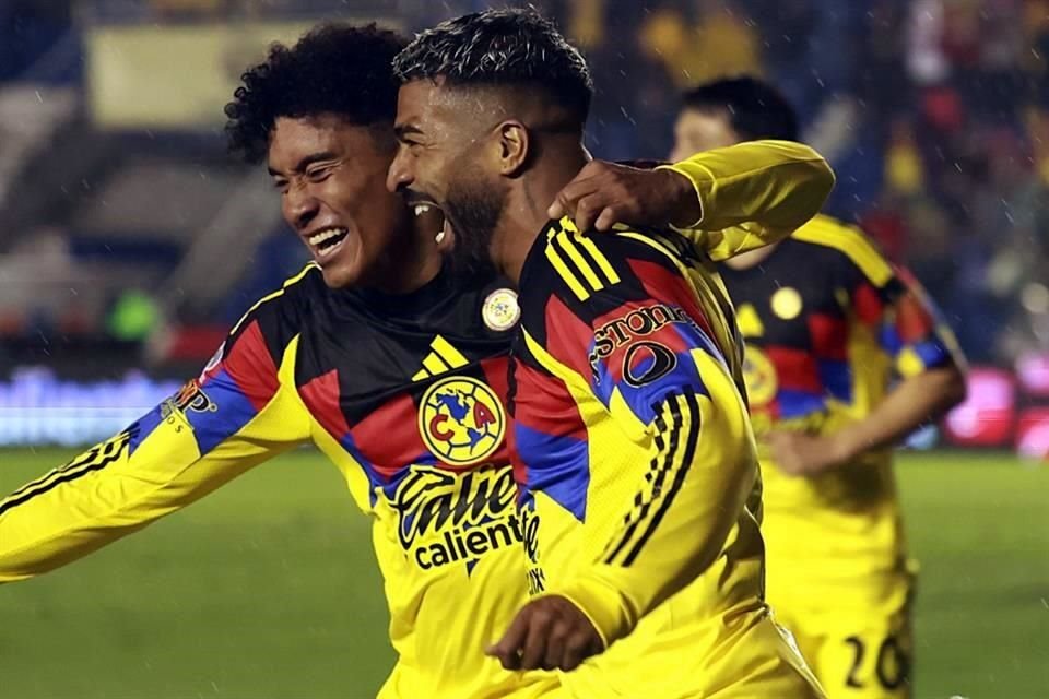 Rodrigo Aguirre puso el 2-1.