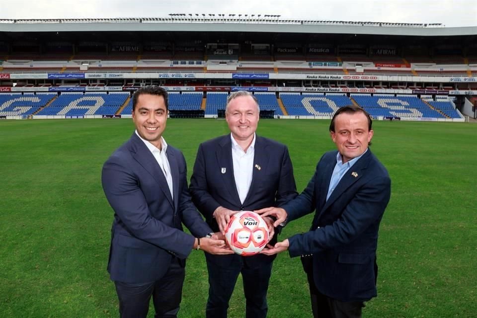 Marc Spiegel estuvo acompañado por Felipe Fernando Macías, presidente Municipal de Querétaro, y Mikel Arriola, comisionado de la Federación Mexicana de Futbol.