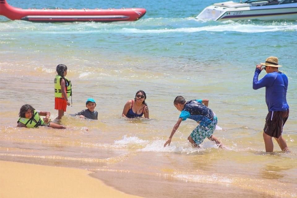 Acapulco, uno de los sitios preferidos por los turistas, tiene 4 playas contaminadas.
