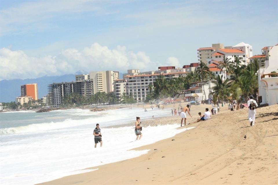 Playa Camarones es una de las que dio positivo a enterococos fecales en Jalisco.